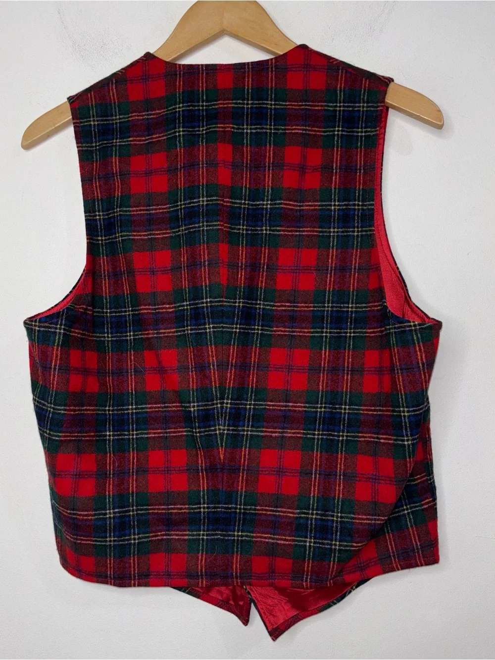 Vintage Pendleton Wool Vest Men's 40 Red Tartan Scottish Plaid Buttons Pockets